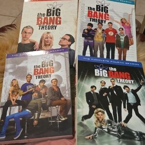 The Big Bang Theory DVD 4 Box Set - Multiple Seasons (Black, White, Blue)